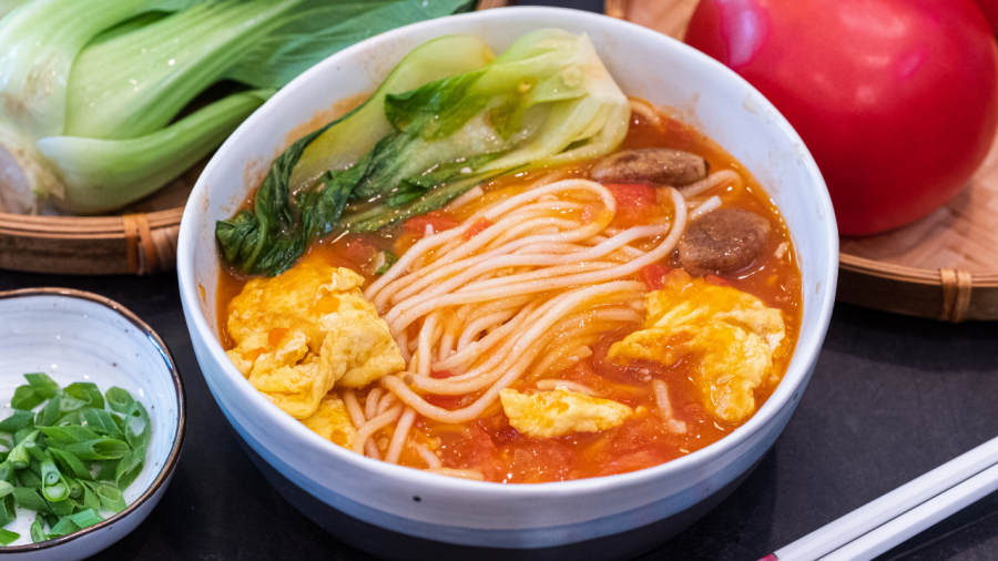 Tomato Egg Noodle Soup Recipe (番茄鸡蛋焖面) Souped Up Recipes